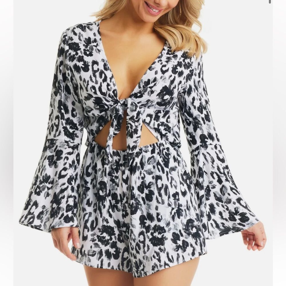 Bar III Spot Garden Knot-Front Long-Sleeve Romper Size Large